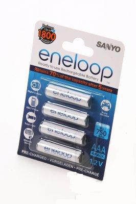    SANYO eneloop HR-4UTGB-4BP AAA BL4